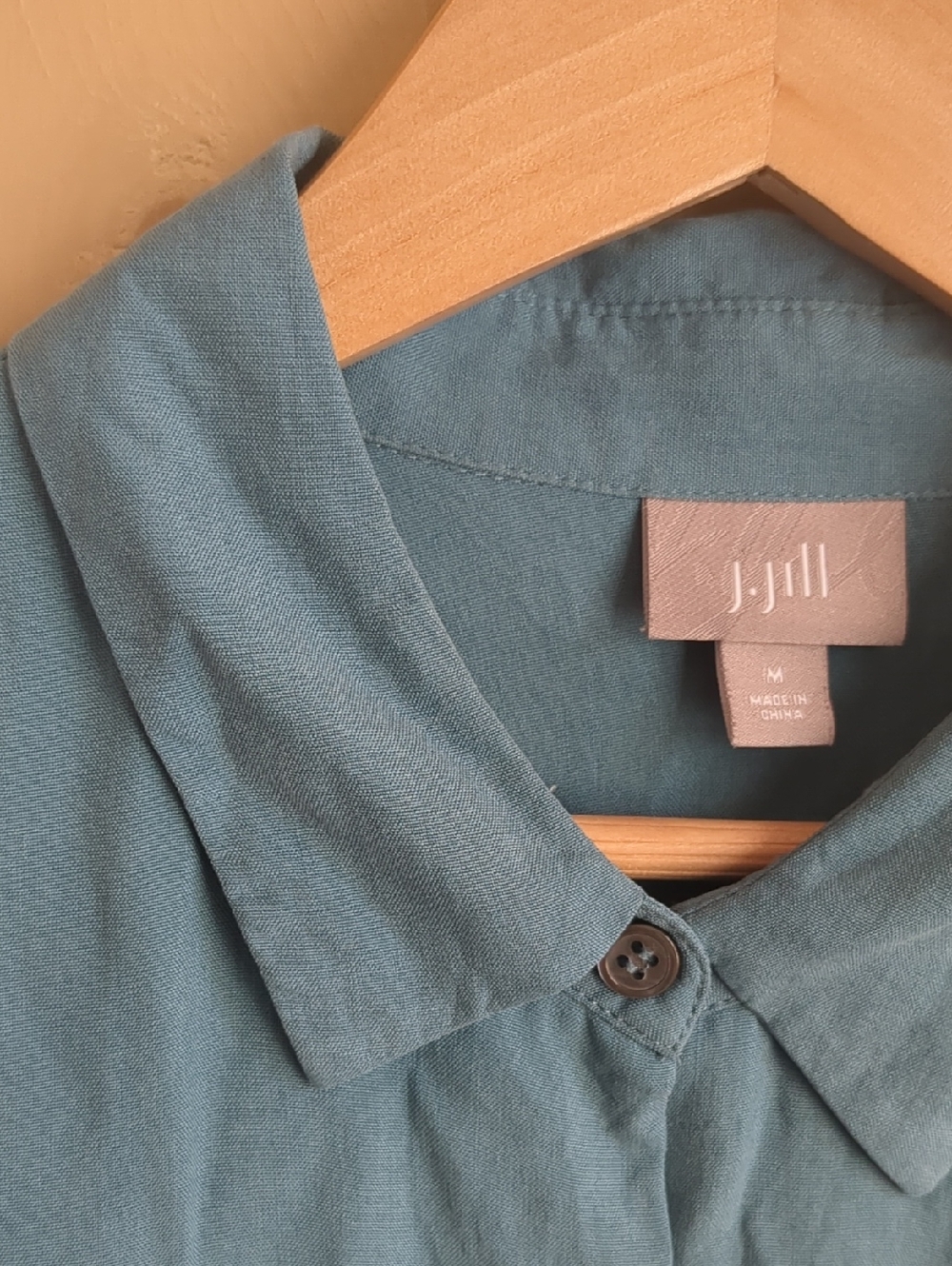J. Jill Blue Teal 100% Silk Size Medium Button Down Shirt